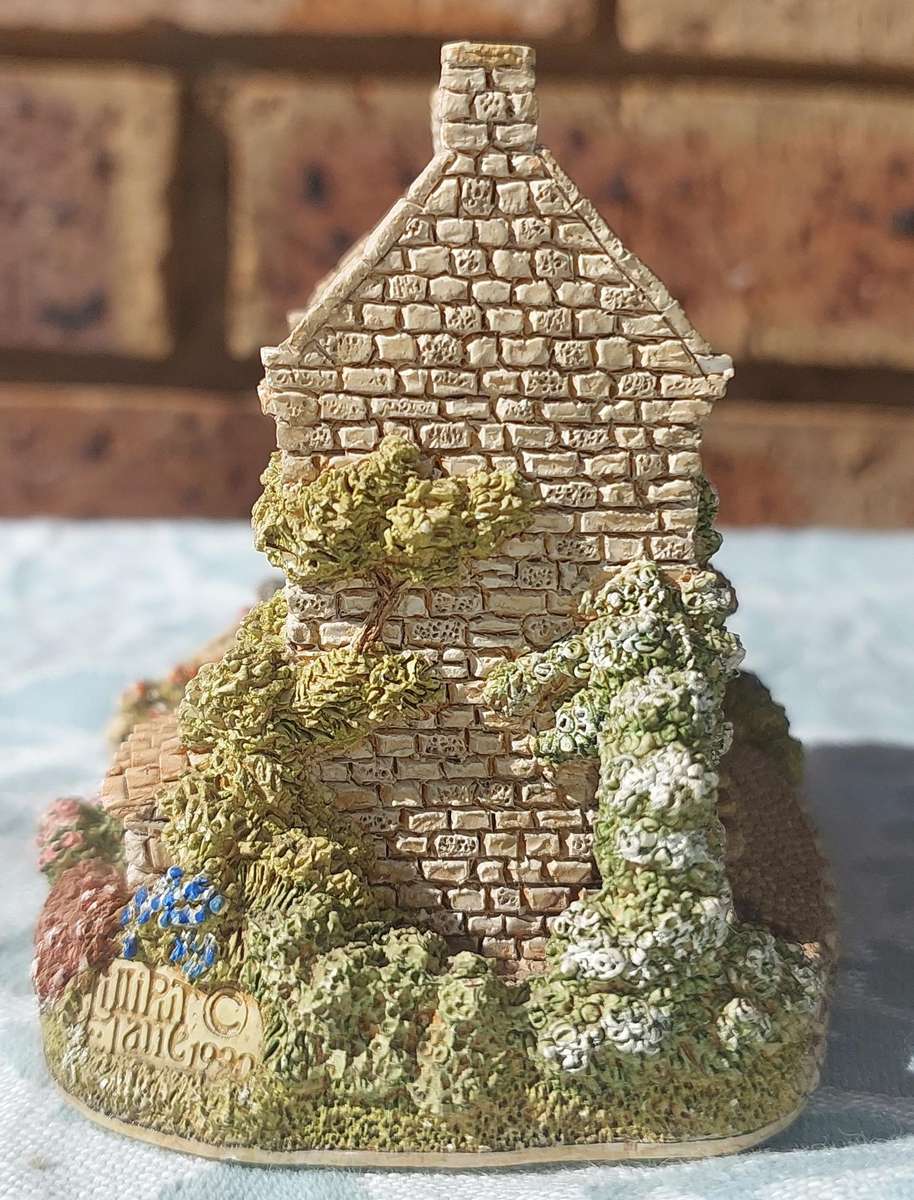 Lilliput Lane Runswick House sold as is