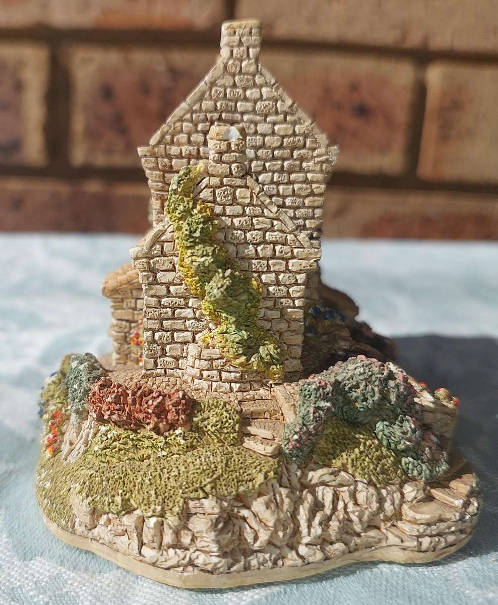 Lilliput Lane Runswick House sold as is