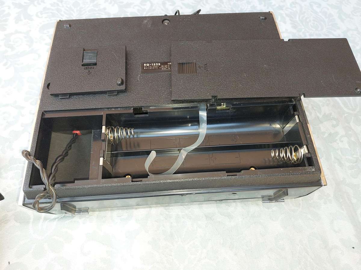 A VINTAGE NATIONAL TAPE RECORDER WITH THE MICROPHONES SOLD AS IS NOT TESTED
