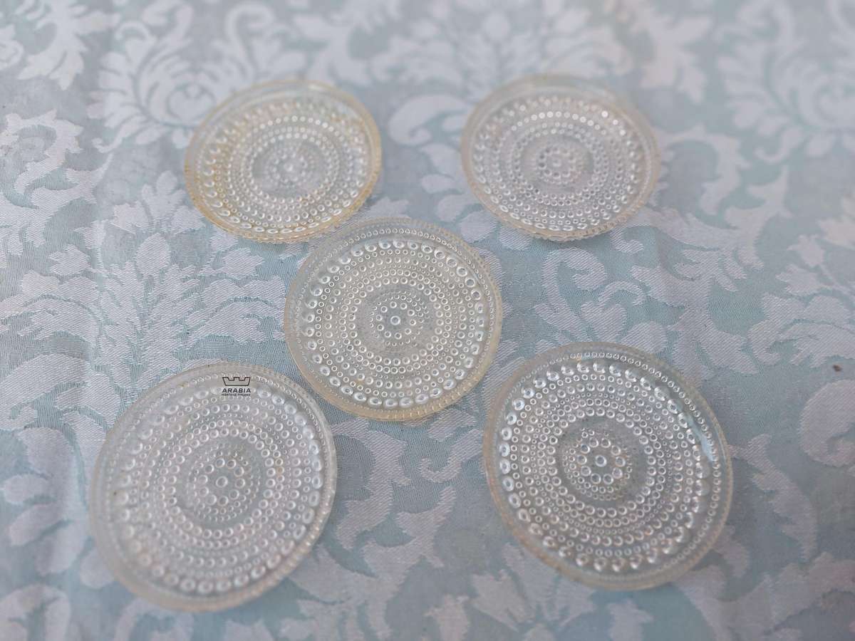 A SET OF 5 ART DECOR CANOP'E GLASS PLATES SOLD AS IS