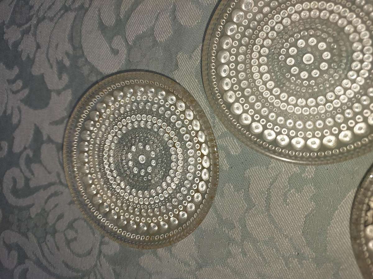 A SET OF 5 ART DECOR CANOP'E GLASS PLATES SOLD AS IS