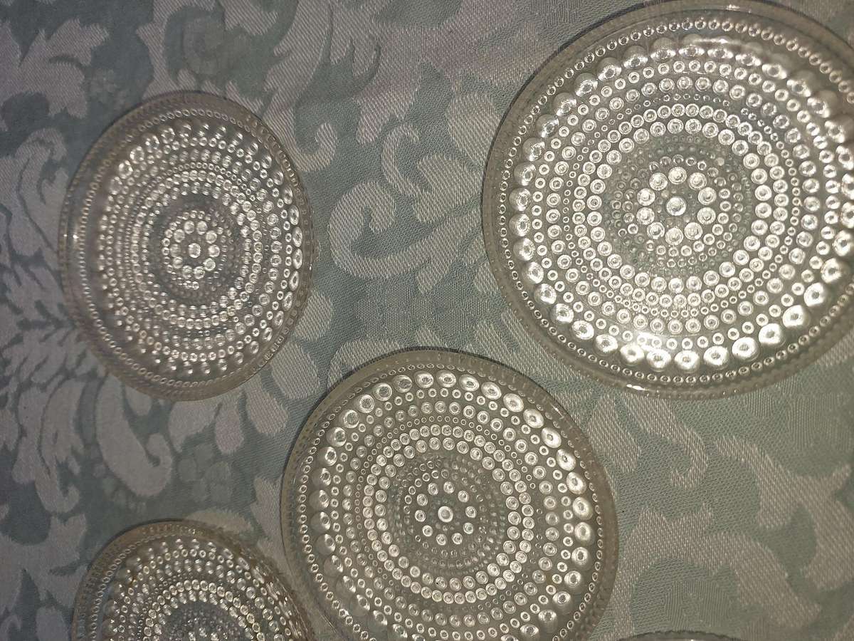 A SET OF 5 ART DECOR CANOP'E GLASS PLATES SOLD AS IS