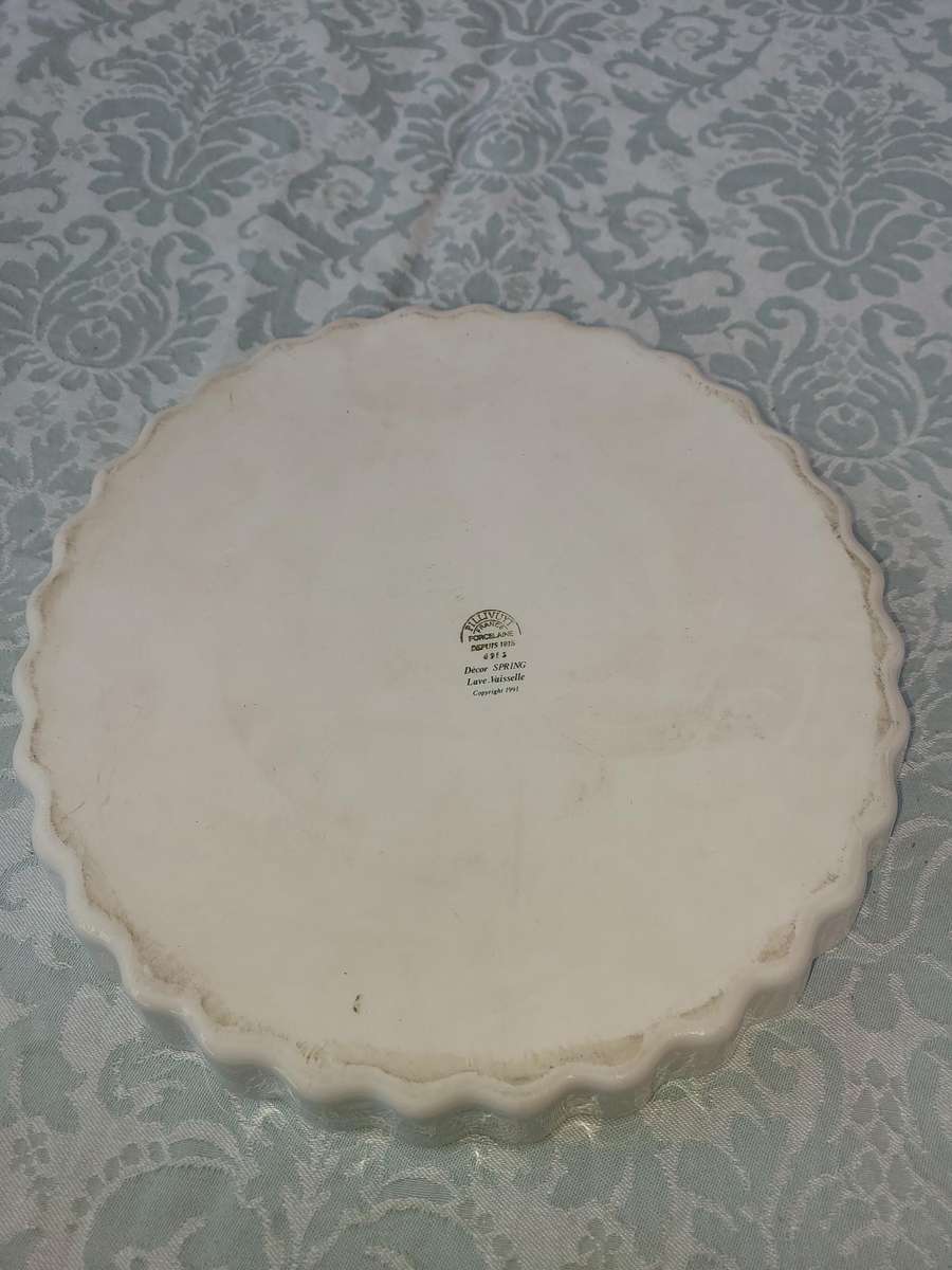 A VINTAGE PILLIVUYT FRANCE , PORCELAINE DEPUIS 181 , 4915 DECOR SPRING , LAVE VAISSELLE TART DISH