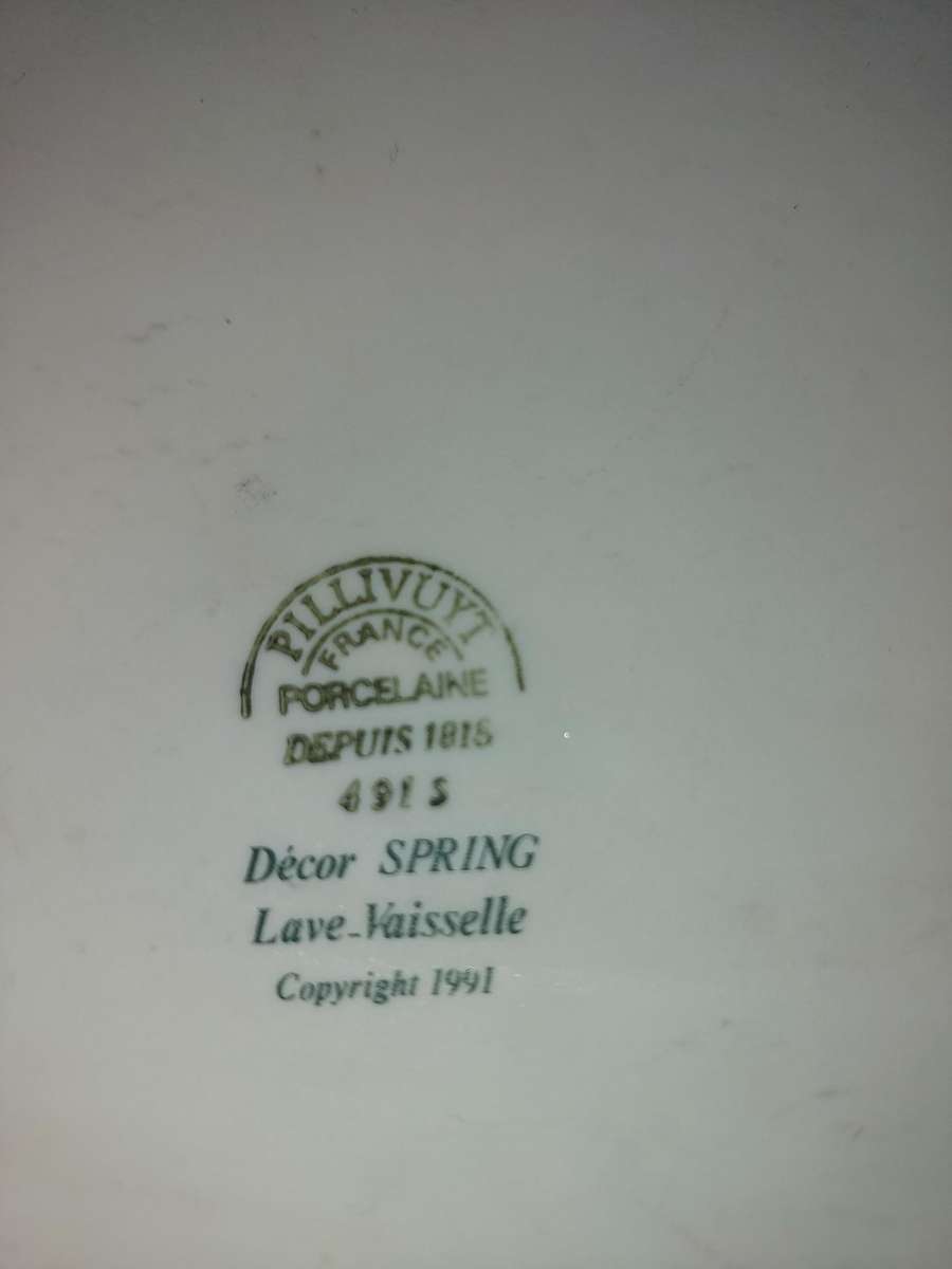 A VINTAGE PILLIVUYT FRANCE , PORCELAINE DEPUIS 181 , 4915 DECOR SPRING , LAVE VAISSELLE TART DISH