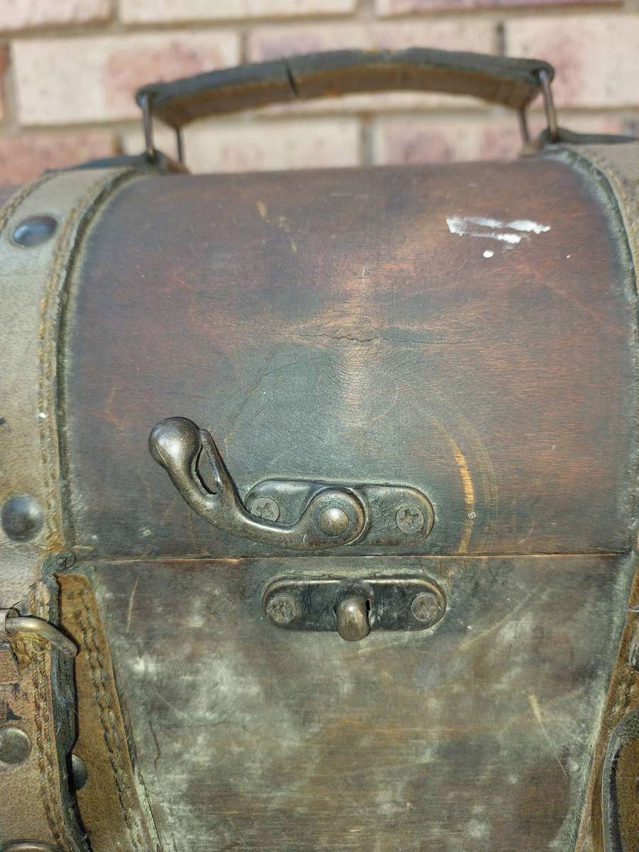 AN ART DECOR WOODEN PIRATES CHEST SOLD AS IS