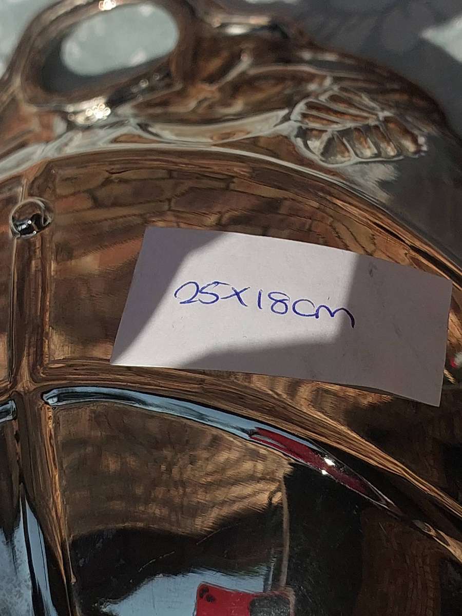 AN ART DECOR STAINLESS STEEL STRAWBERRY DESIGN SERVING BOWL SOLD AS IS