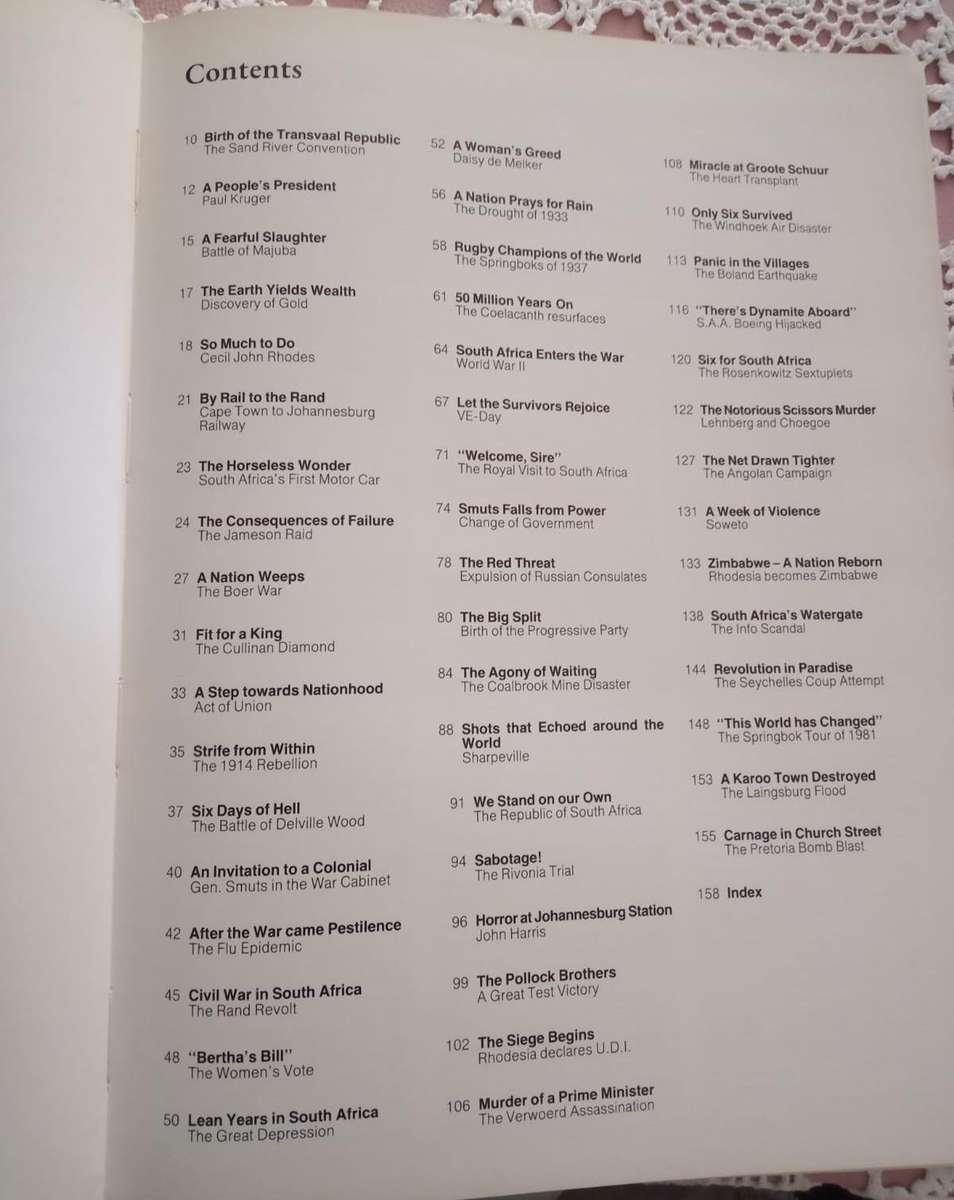 A Newspaper History of South Africa - Vic Alhadeff