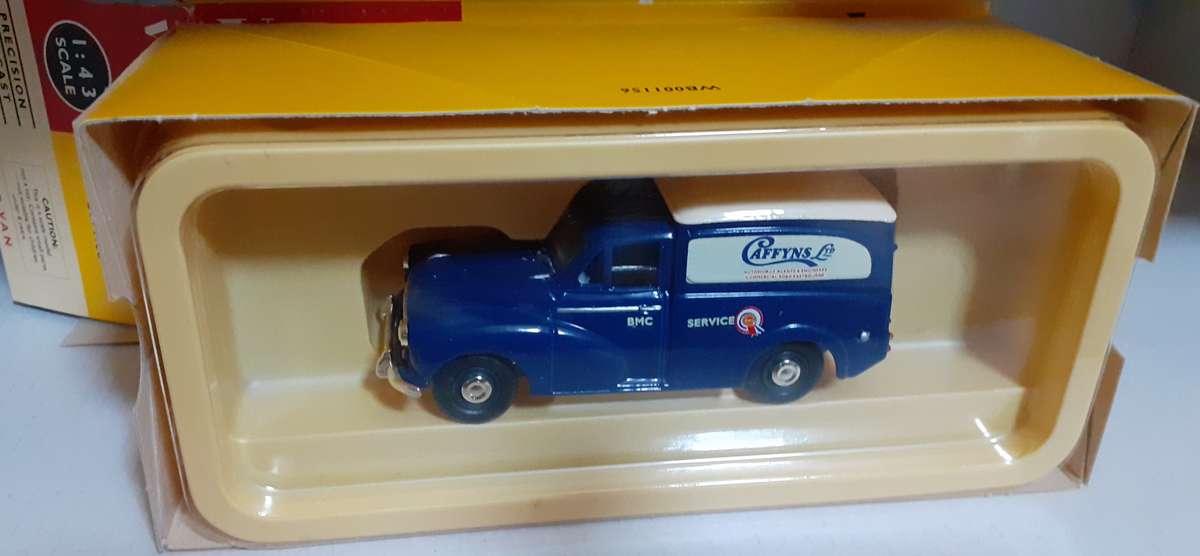 Lledo Vanguards 1:43 VA11007 MORRIS MINOR VAN BMC SERVICE MINB.