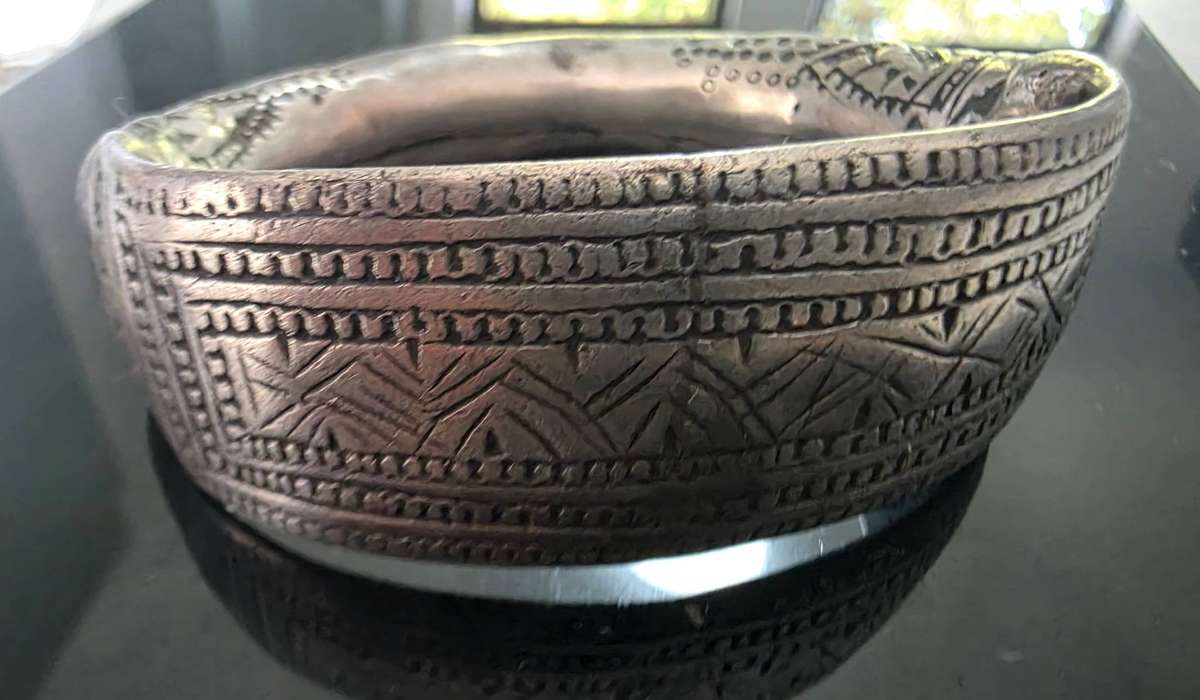 Antique Sterling Silver Tribal Omani Bodouin Hagula Thick Silver Handmade Bracelet