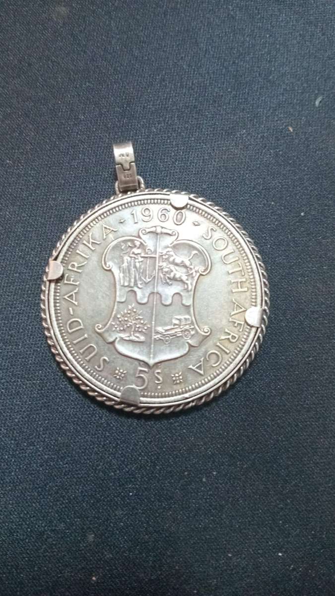 5 SHILLING COIN/PENDENT FROM 1960