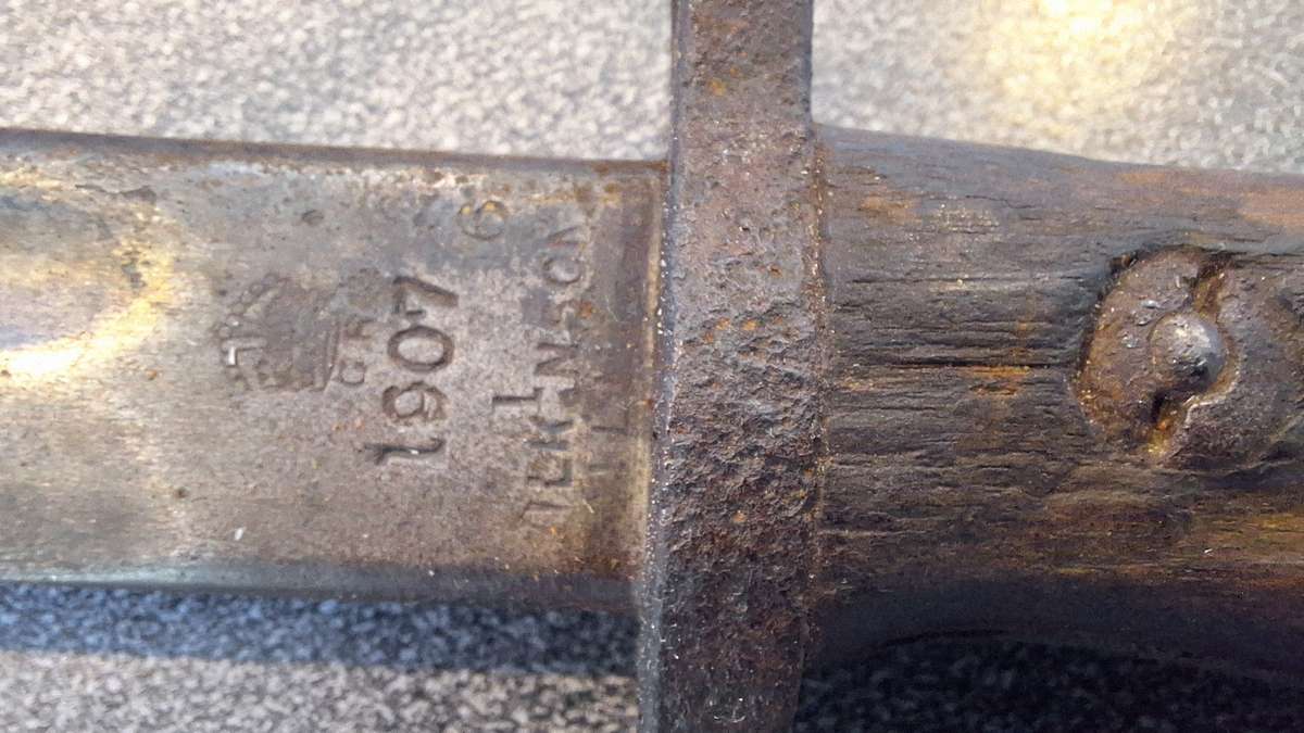 Antique British Bayonet with reproduction scabbard