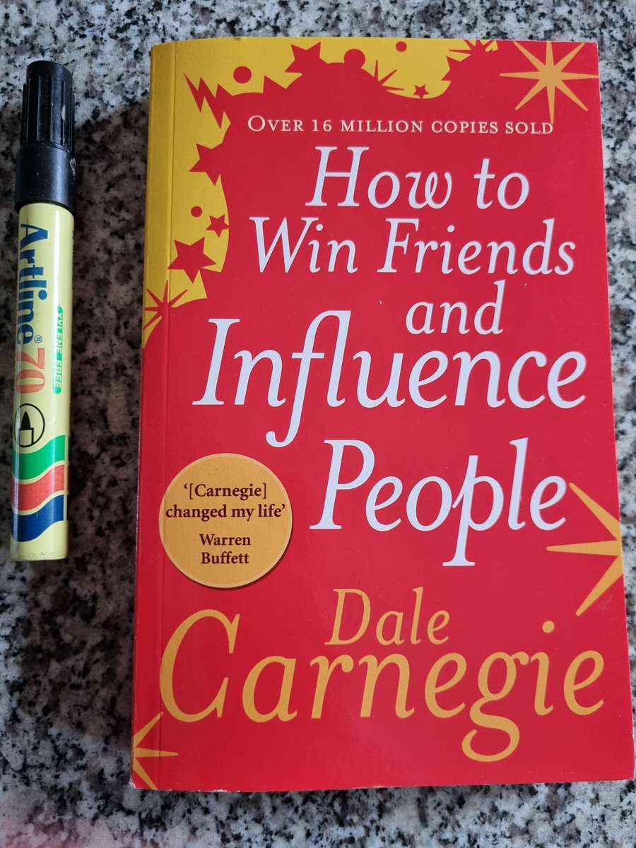 HOW TO WIN FRIENDS AND INFLUENCE PEOPLE DALE CARNGIE Like new