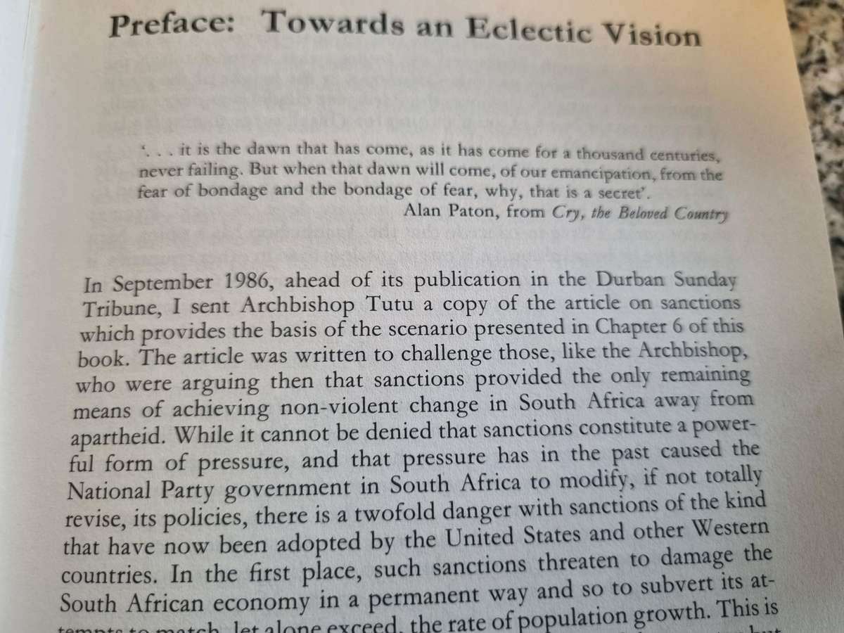 ECONOMICS in a REVOLUTIONARY SOCIETY Sanctions & the transformation of South Africa R W BETHLEHEM