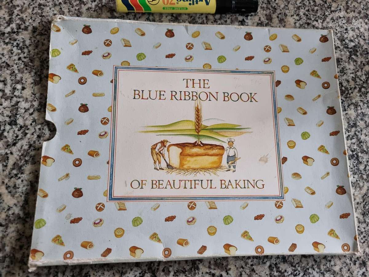 Blue Ribbon Book of Beautiful Baking by Shelley Stevenson - Cooking