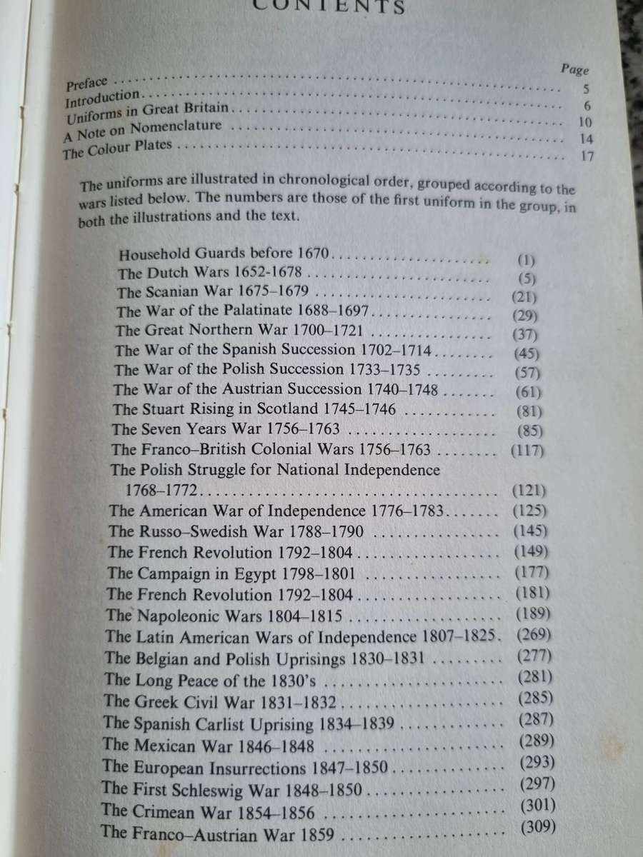 BLANDFORD MILITARY UNIFORMS OF THE WORLD in Colour 1968 ( army )