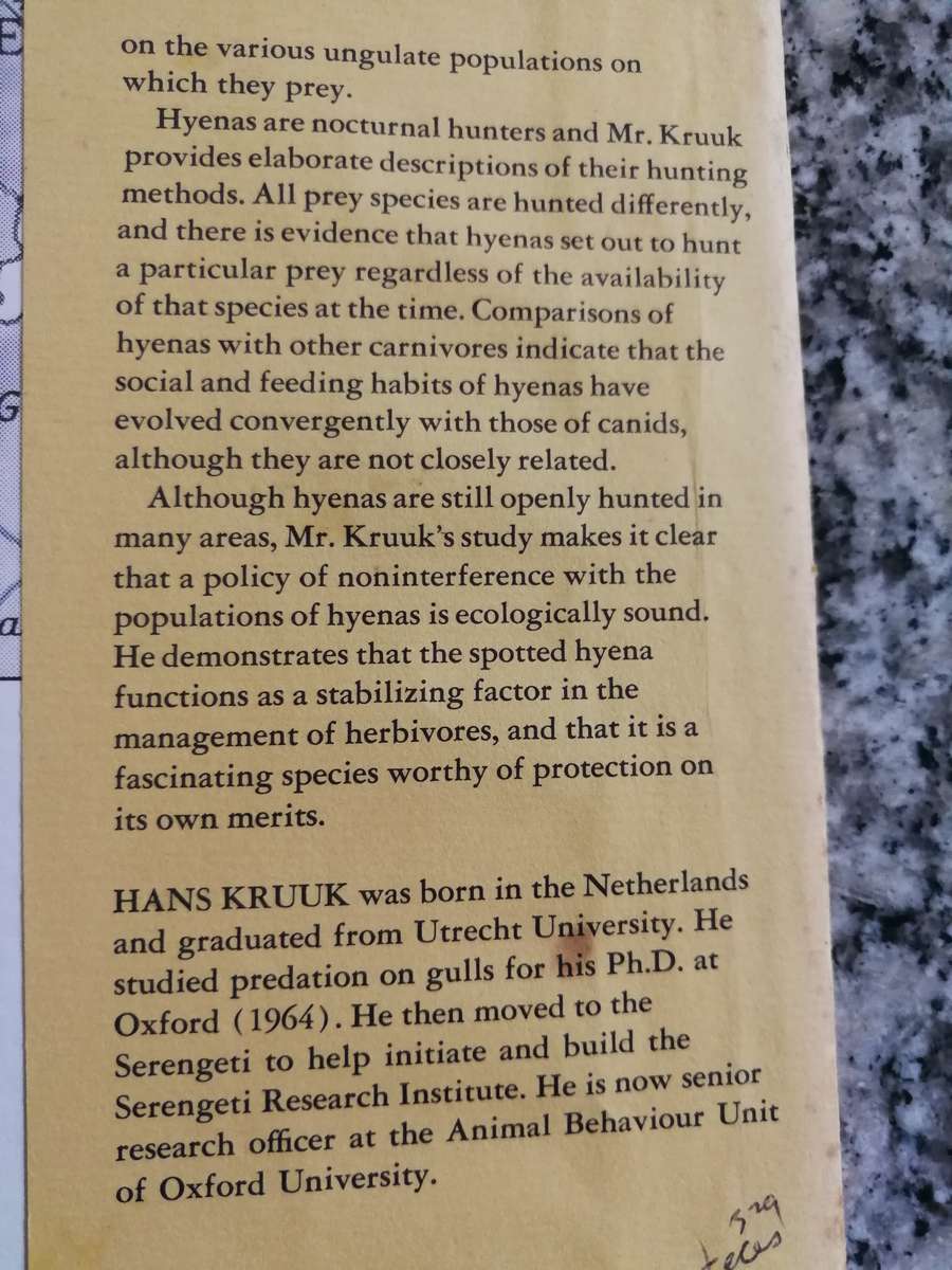 THE SPOTTED HYENA A STUDY OF PREDATION & SOCIAL BEHAVIOR HANS KRUUK Wildlife Behavior & Ecology