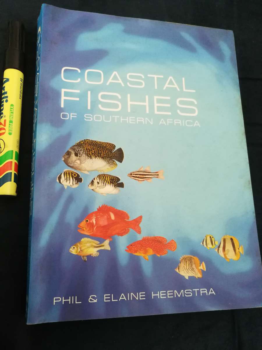 COASTAL FISHES OF SOUTHERN AFRICA PHIL and ELAINE HEEMSTRA  (Seawater Fish species marine  )