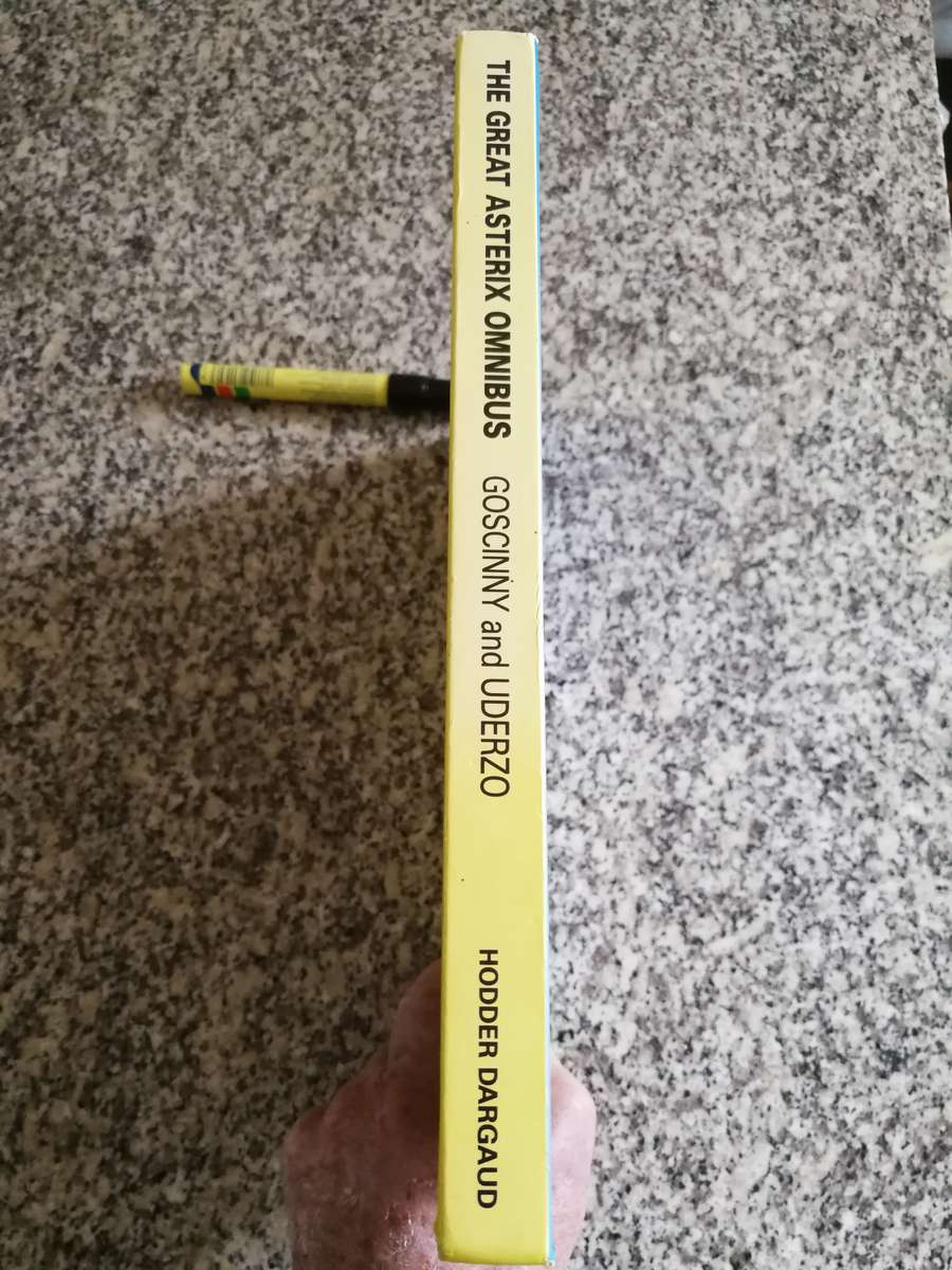 THE GREAT ASTERIX OMNIBUS CONTAINING SIX ADVENTURES ( includes 6 books )