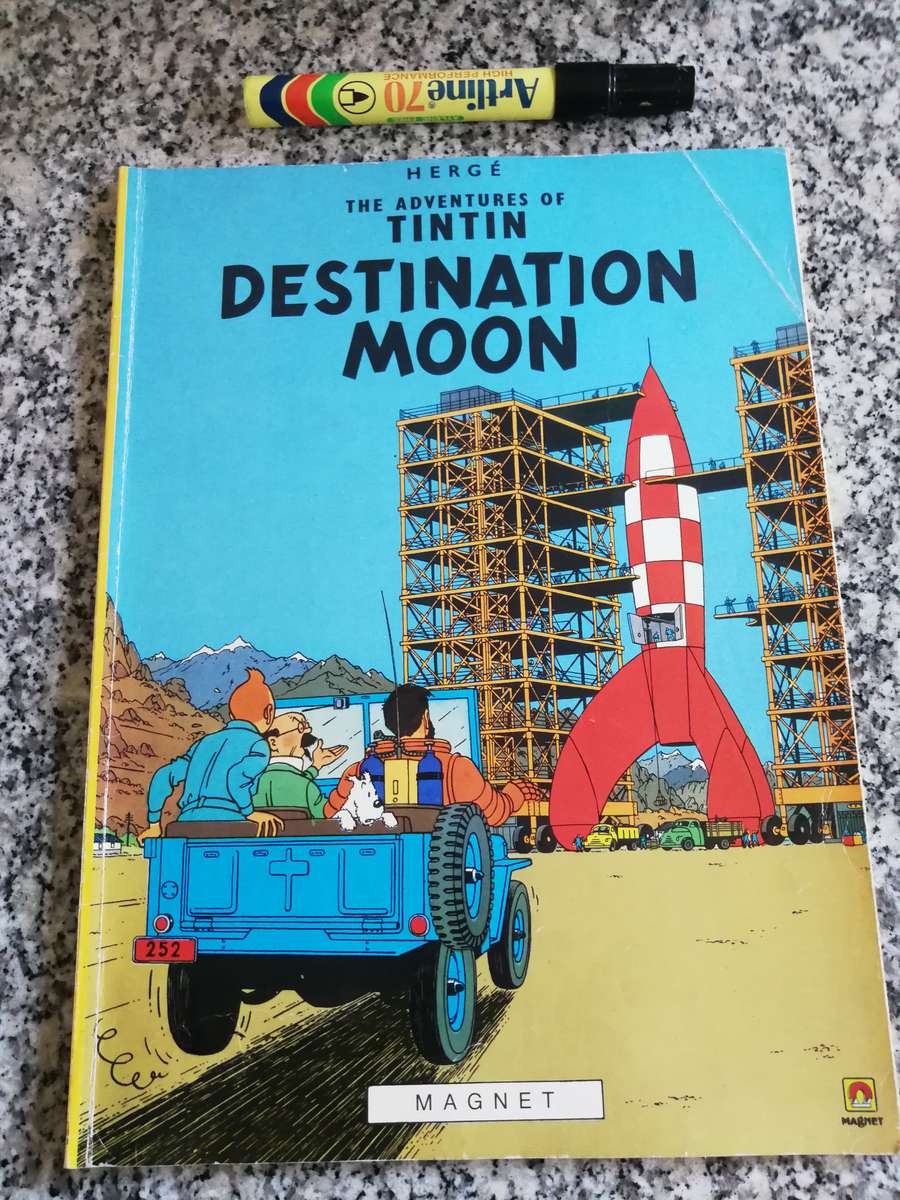 Bundle of 10 Tintin books