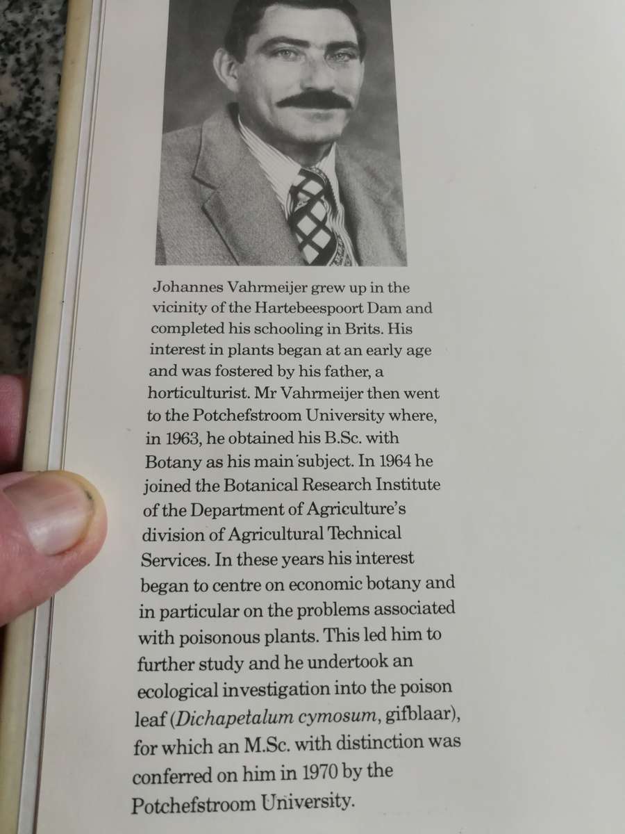 POISONOUS PLANTS of SOUTHERN AFRICA that CAUSE STOCK LOSSES J VAHRMEIJER Farming Agriculture