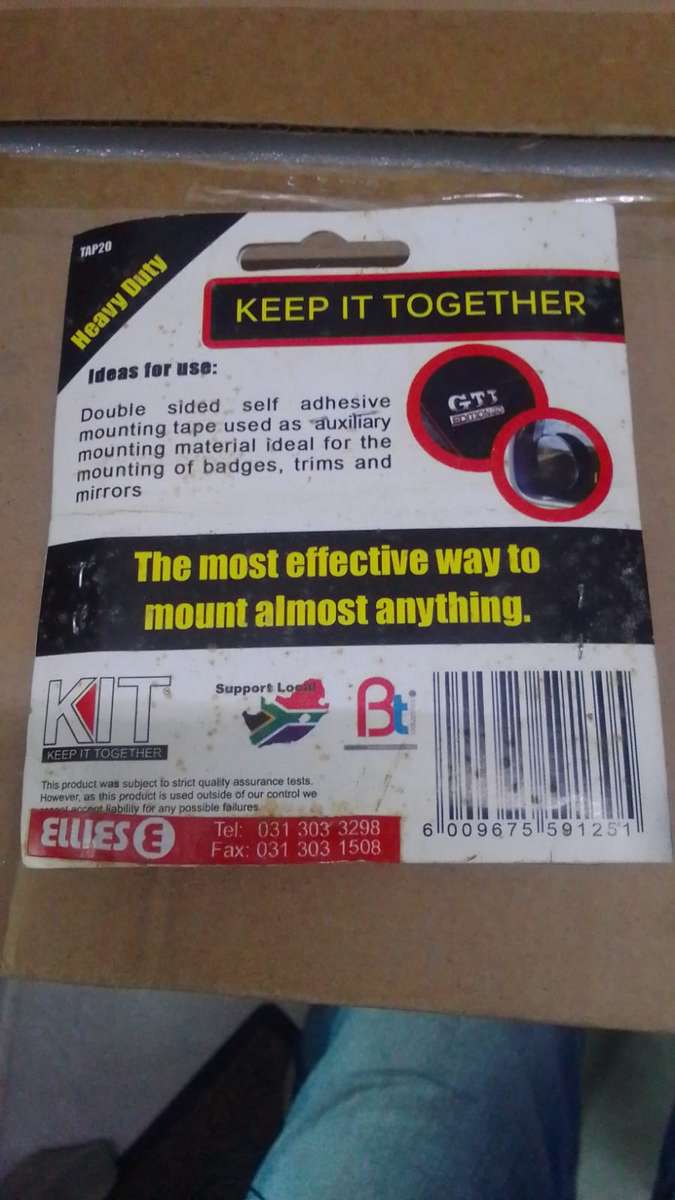 Badge mount adhesive tape (3 metres)