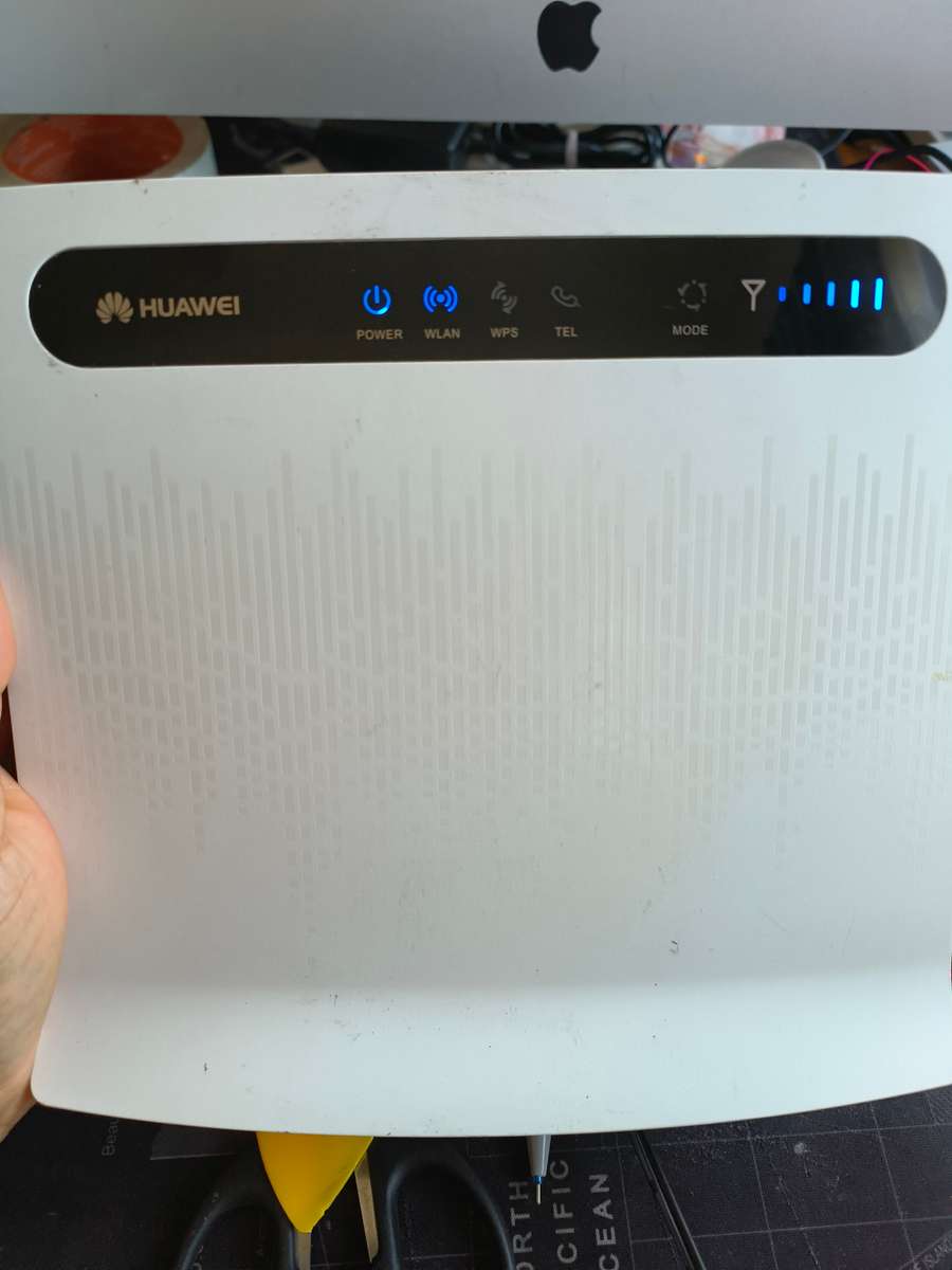 Latest Huawei 4G Router model CPE B593 (It take a SIM CARD)