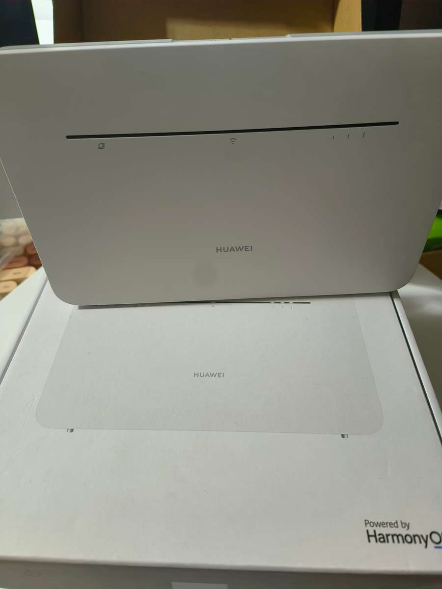 Latest Huawei 4G Router 3 Pro model B535-932a (It take a SIM CARD) up 64 users