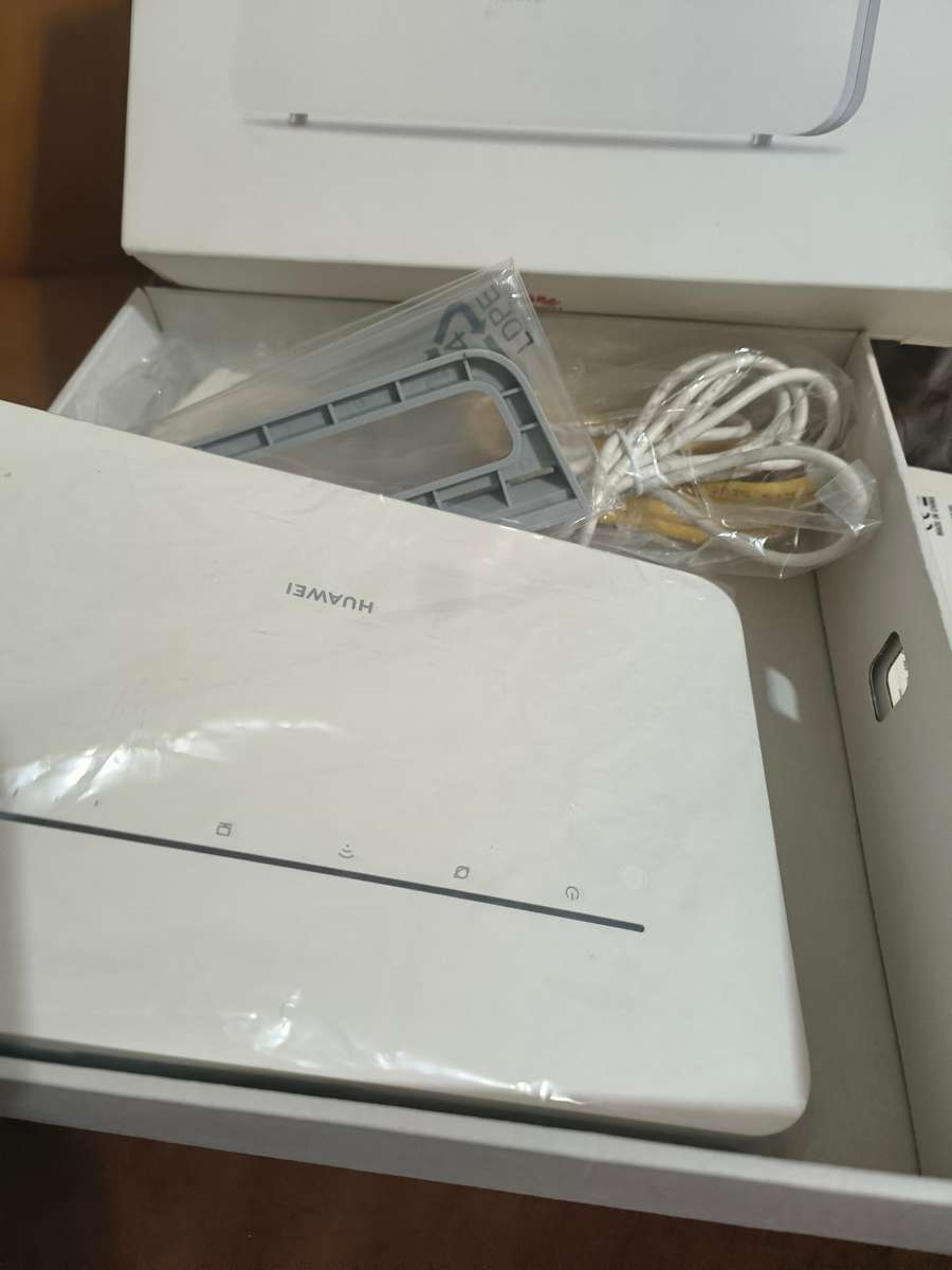 Latest Huawei 4G Router 3 Pro model B535-232  (It take a SIM CARD) up 64 users