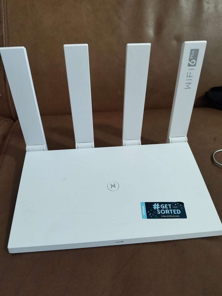 HUAWEI WiFi AX3 Dual-Core Model WS7100 - Doesn't take a sim