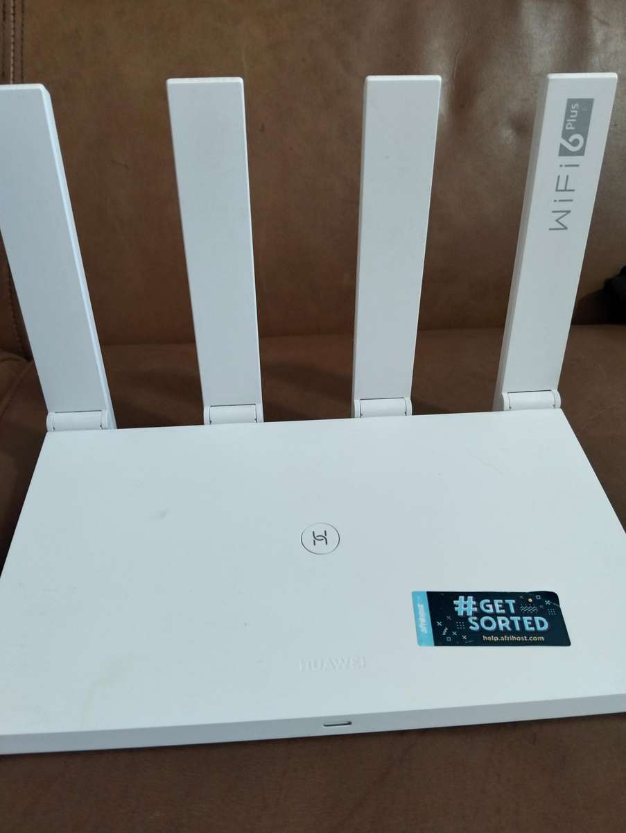 HUAWEI WiFi AX3 Dual-Core Model WS7100 - Doesn't take a sim