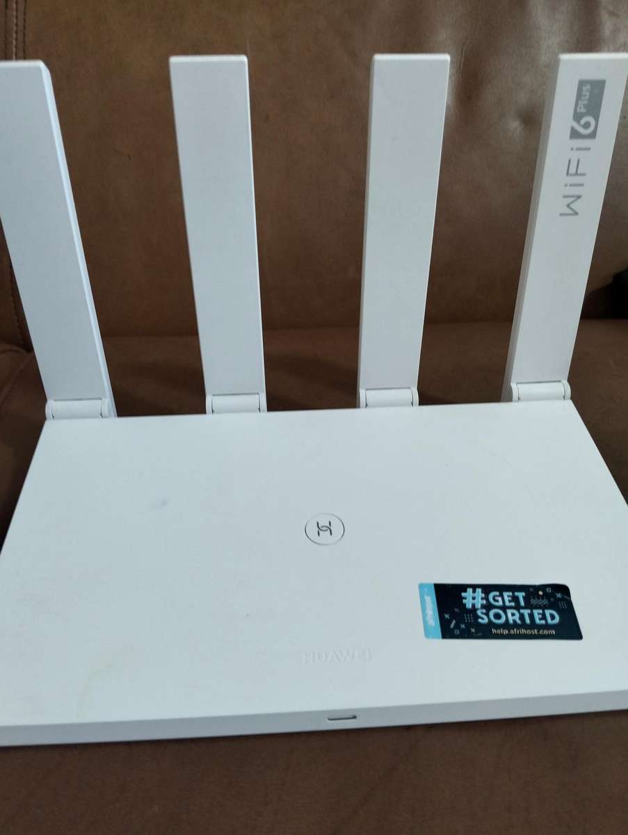 HUAWEI WiFi AX3 Dual-Core Model WS7100 - Doesn't take a sim