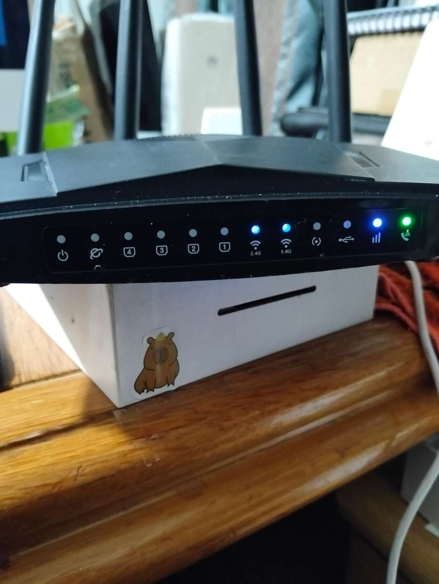 D-LINK DWR-956M 4G LTe router (It take a sim card)