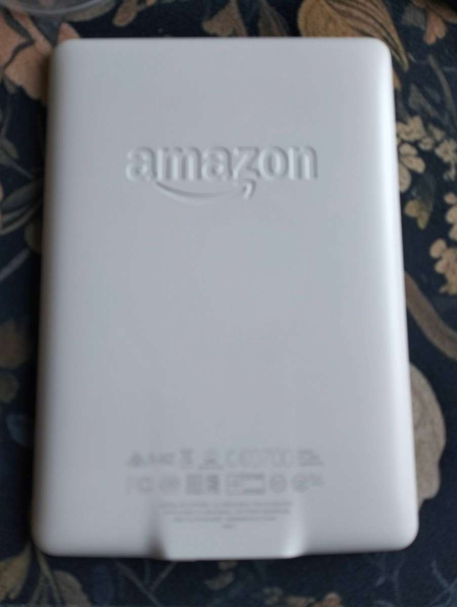 Amazon Kindle Paperwhite 7th Gen model G090  4GB