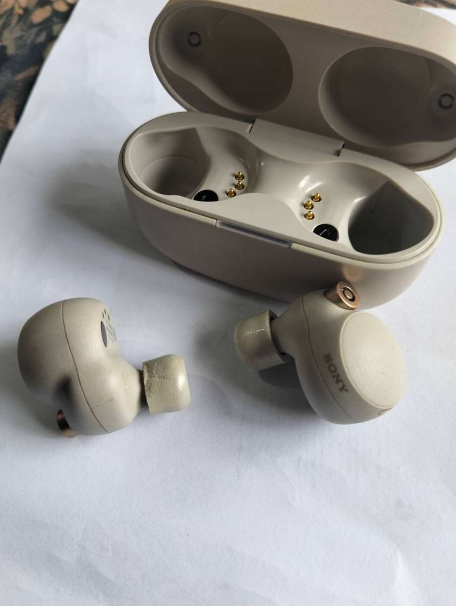 Sony WF-1000XM4  Leading Noise Canceling Truly Wireless Earbud Headphones