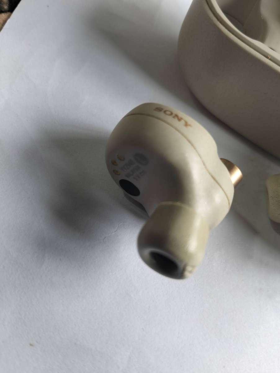 Sony WF-1000XM4  Leading Noise Canceling Truly Wireless Earbud Headphones