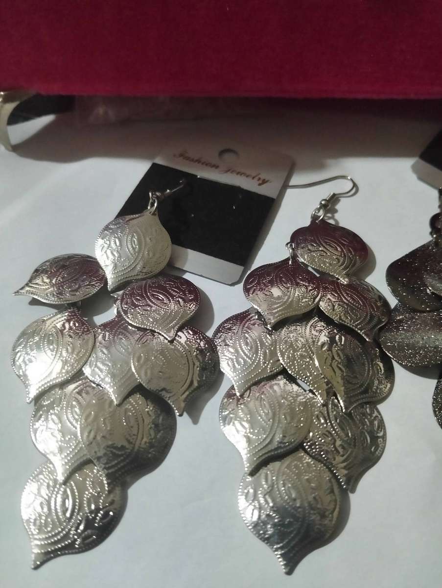 x4 Fashion Earrings Hollow Metal Leaves Leaf Long Dangle