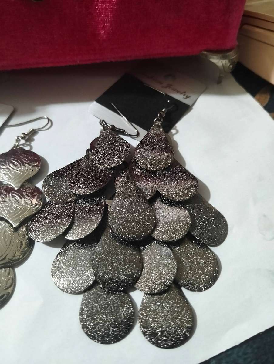 x4 Fashion Earrings Hollow Metal Leaves Leaf Long Dangle