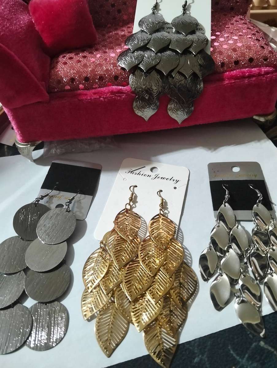 x4 Fashion Earrings Hollow Metal Leaves Leaf Long Dangle