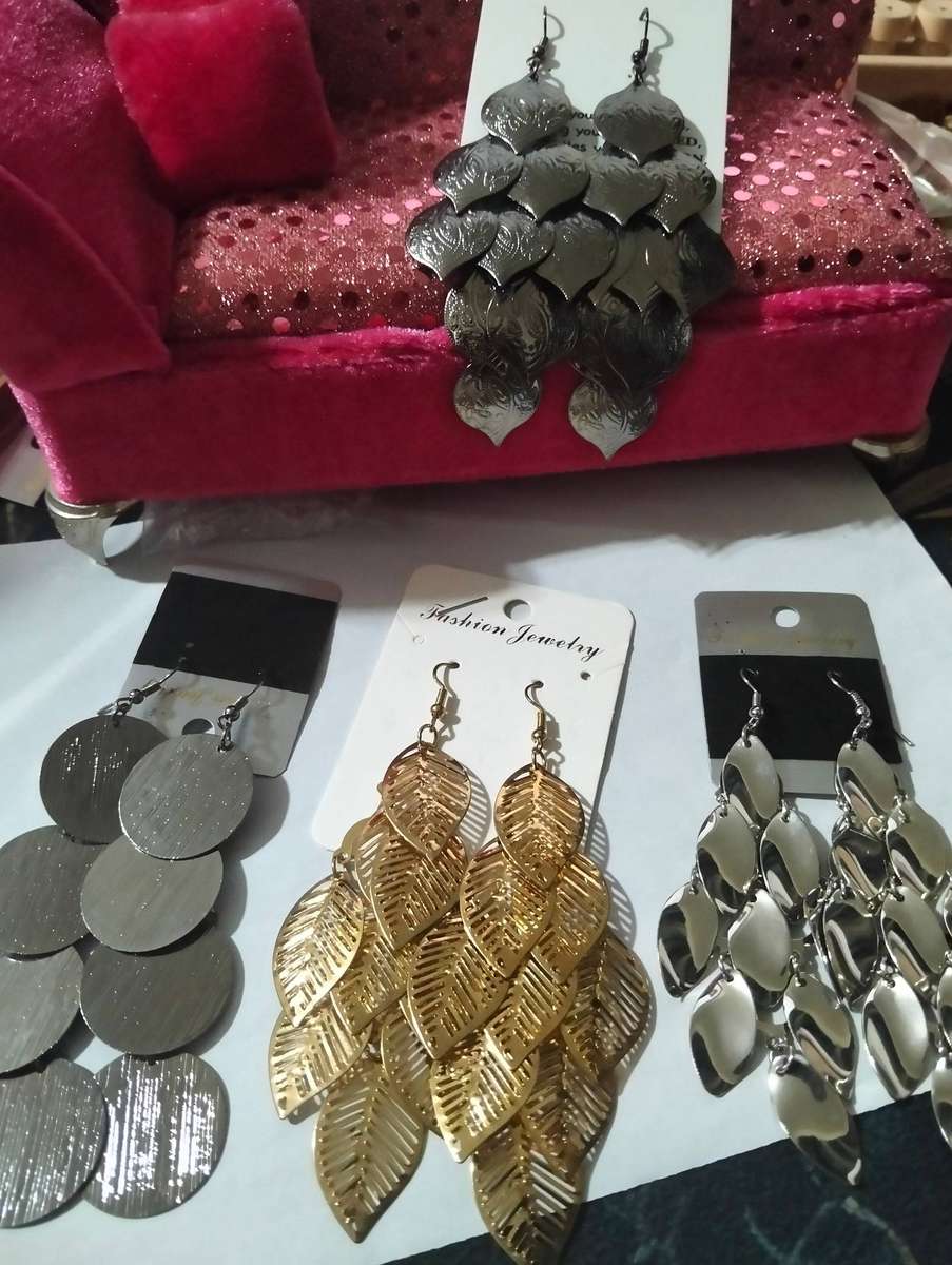 x4 Fashion Earrings Hollow Metal Leaves Leaf Long Dangle