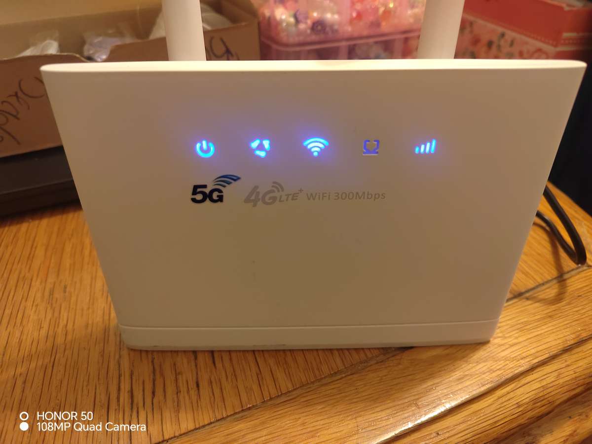 4G Router model (It take a SIM CARD) up to 32
