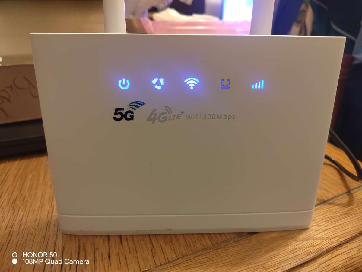 4G Router model (It take a SIM CARD) up to 32