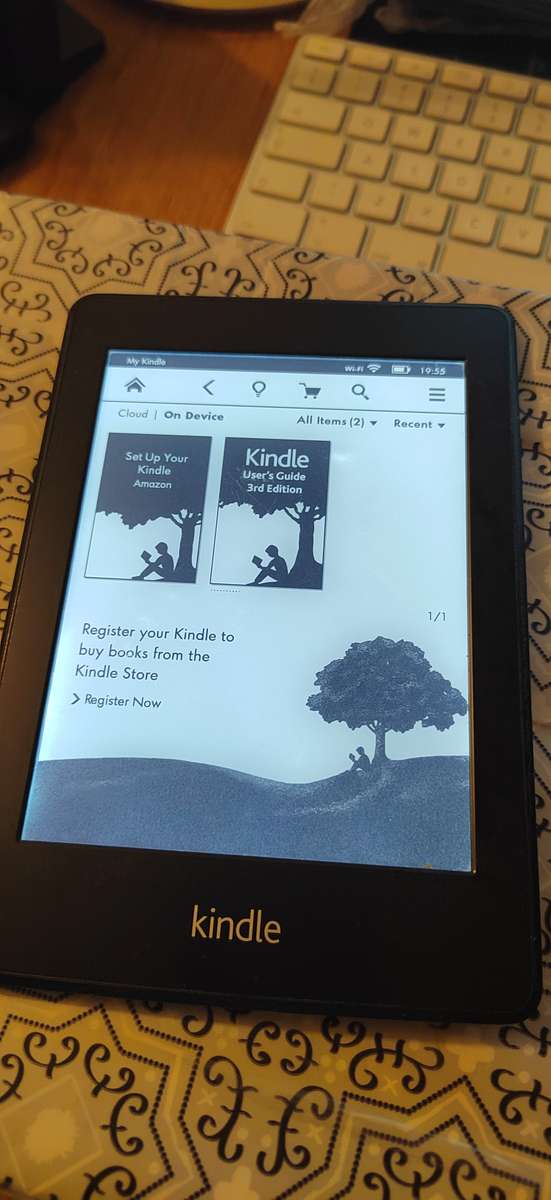 Amazon Kindle Paperwhite (5th Generation) - 2GB