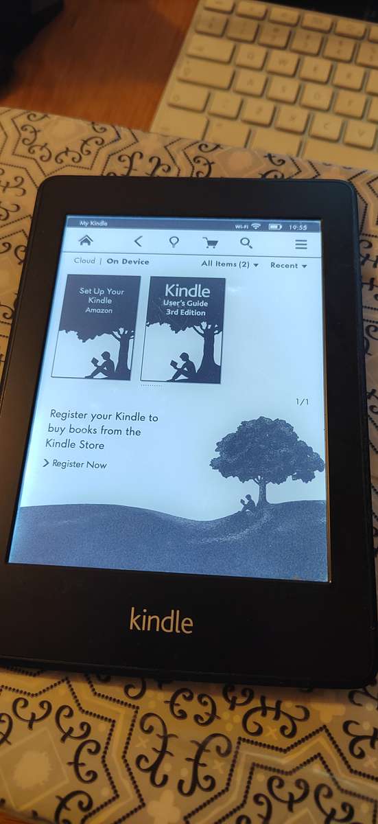 Amazon Kindle Paperwhite (5th Generation) - 2GB