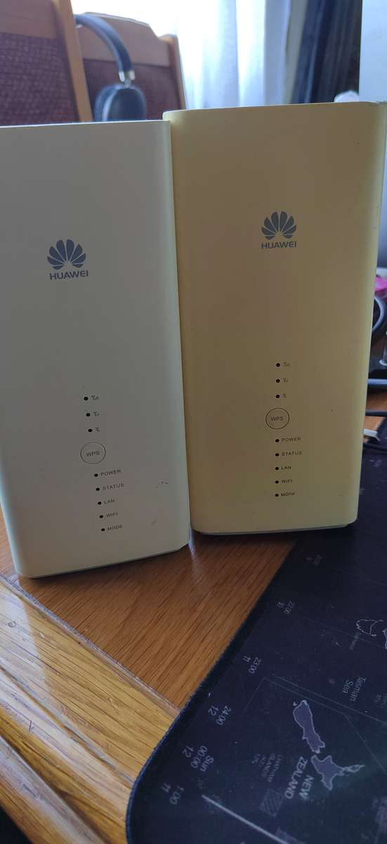 Huawei B618-22d 4G LTE Router - Takes SIM Card 64 Devices