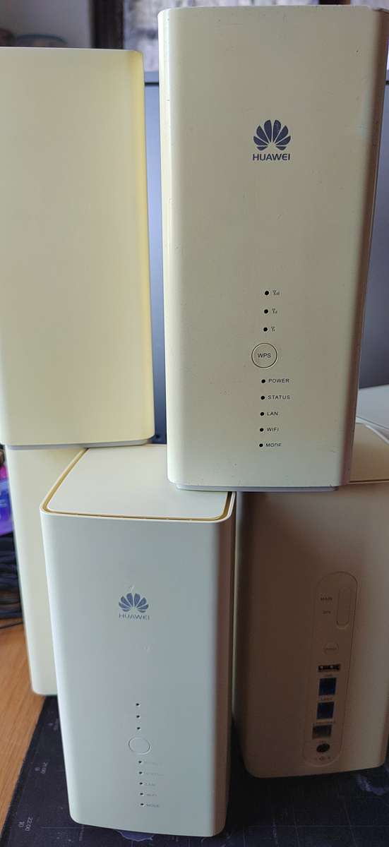 Huawei B618-22d 4G LTE Router - Takes SIM Card 64 Devices