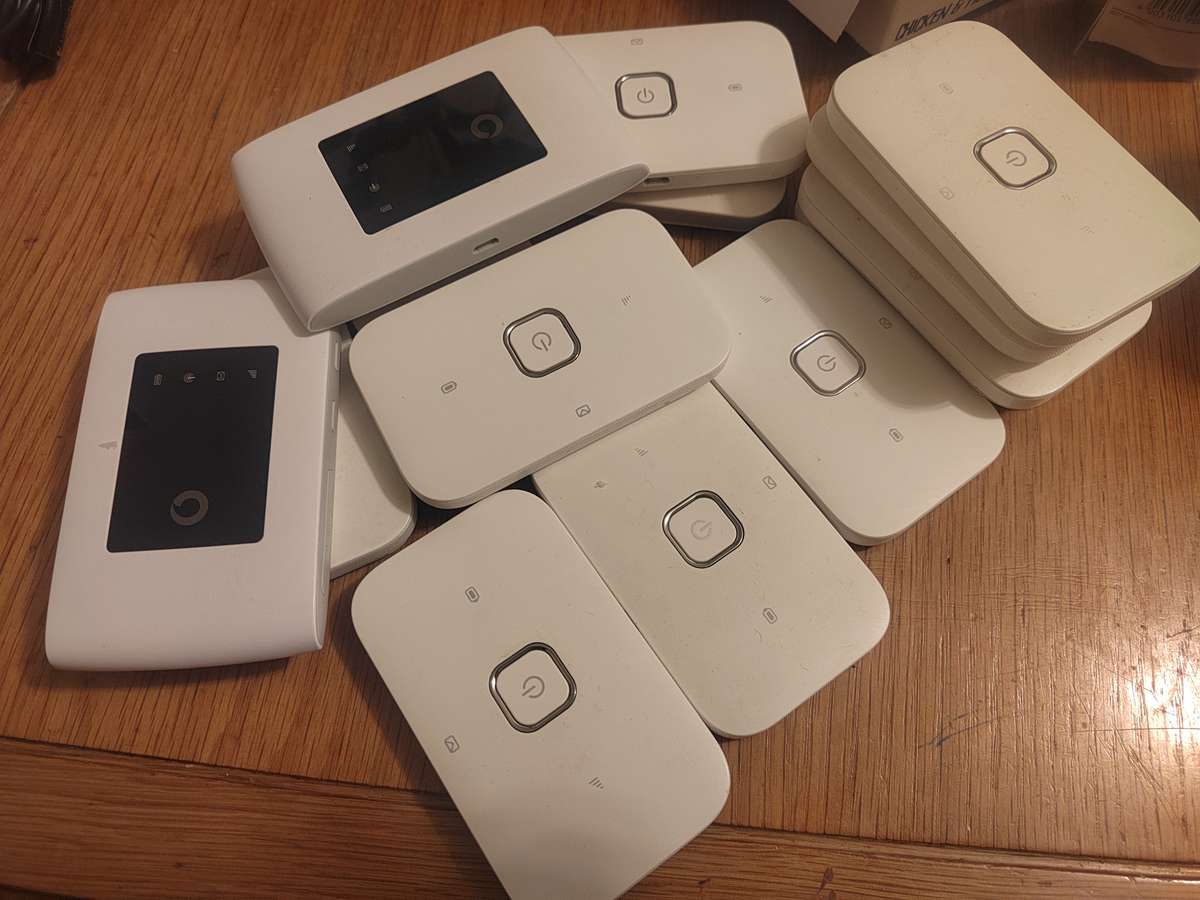 Huawei 4G R218h Vodafone Broadband Hotspot LTE Mifi/ Router