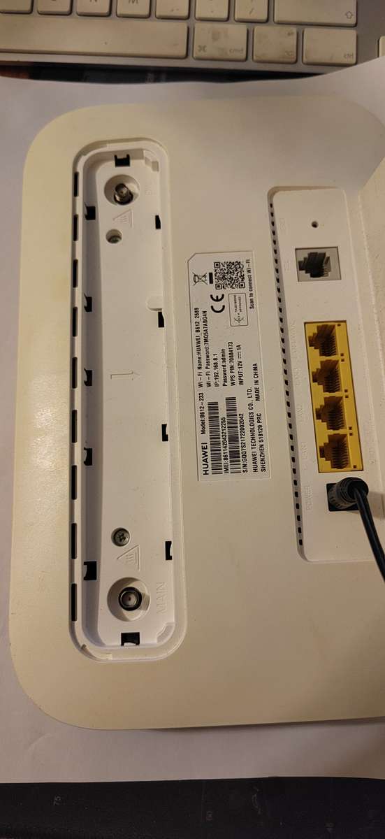 Huawei B612-233 4G Lte router (It take a SIM CARD)