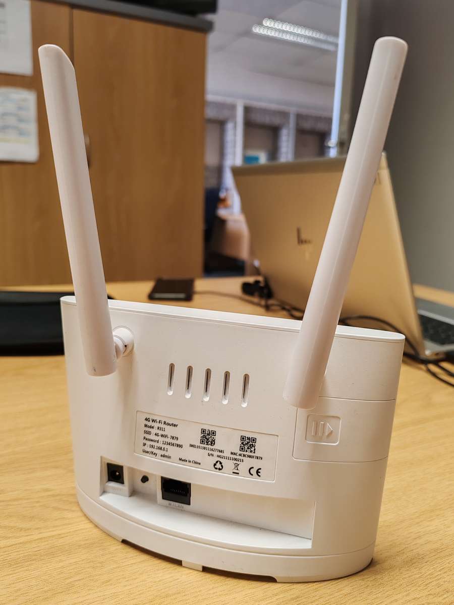 4G Router model (It take a SIM CARD) up to 32