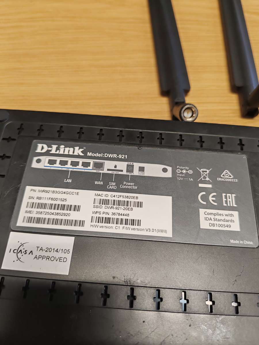 D-KINK ROUTER MODEL: DWR-921 4G router - it take a sim card