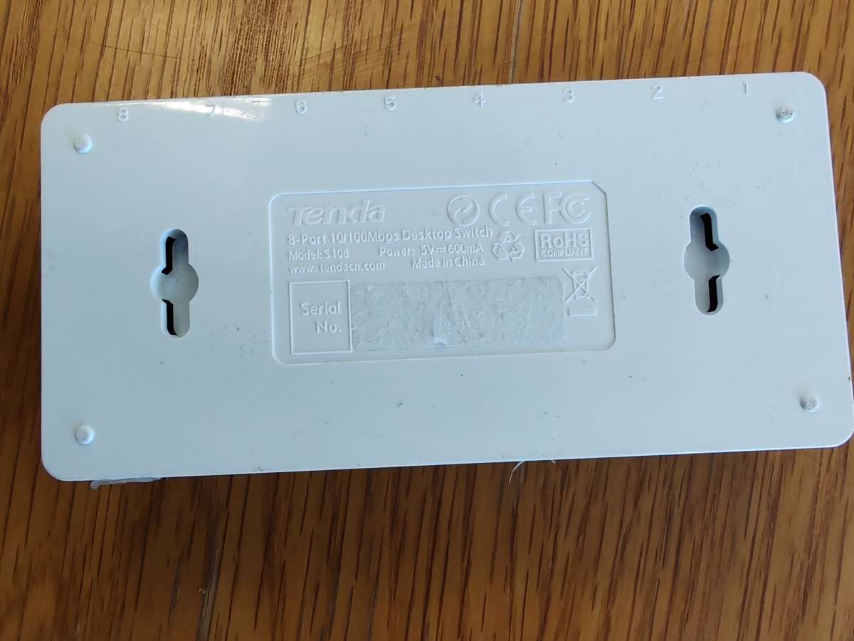 Tenda 8- port/100Mbps Dektop Switch model:S108